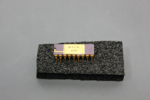 ANALOG DEVICES 10 BIT A/D CONVERTER AD571JD PURPLE/GOLD (S18-T-30A)