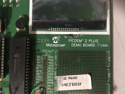 Microchip PICDEM 2 PLUS DEMO BOARD 02-01630-R9