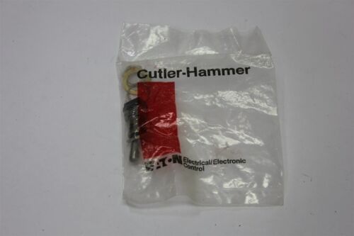 CUTLER HAMMER MILITARY SPEC AIRCRAFT TOGGLE SWITCH ON/OFF MS90310-221 8868K7