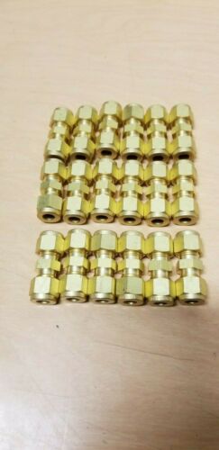 18 New Swagelok Brass Straight Union Fittings 5/16" Tube x 5/16" Tube B-500-6