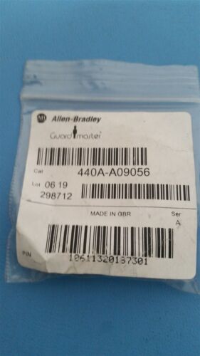ALLEN BRADLEY GUARD MASTER CONDUIT PILOT LIGHT LAMP BULB 440A-A09056