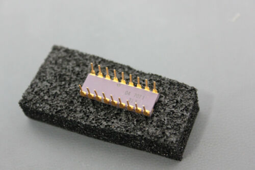 ANALOG DEVICES 10 BIT A/D CONVERTER AD571JD PURPLE/GOLD (S18-T-30A)