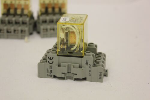 Lot 4 Idec RH4B-UL Relay Relays 120 VAC w/ Base