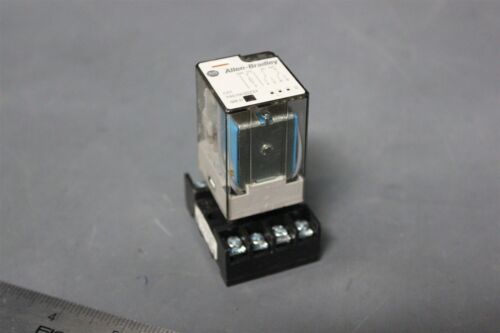 ALLEN BRADLEY 24VDC 10A RELAY AND BASE 700-HA32Z24 HN125