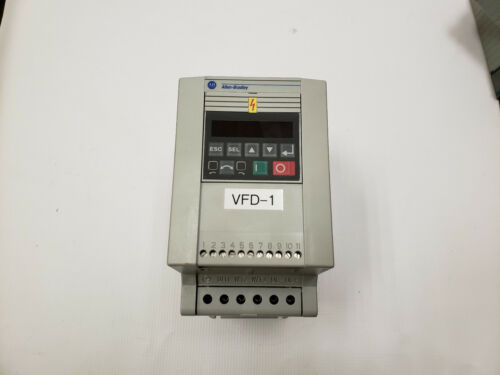 Allen Bradley 160S-AA08NSF1P1 Ser C Speed Controller 2HP
