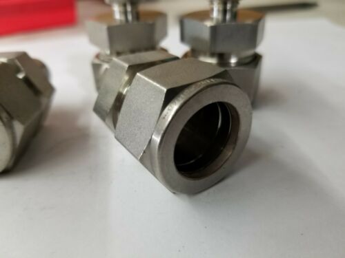 4 New Swagelok Stainless Steel 3/4x1/4 Reducing Union Fittings SS-1210-6-4