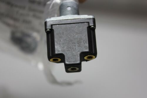 Honeywell 1NT1-8 Toggle Switch SPDT 10A 125V ON-MOMENTARY
